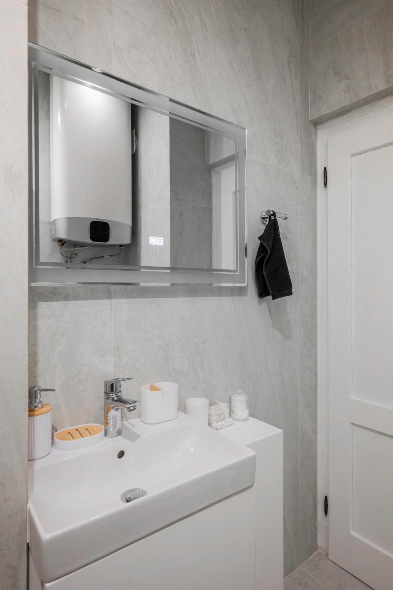 Urban Charm & Comfort - Chic 2Bd In Prime Location By Flat Mаnager 소피아 외부 사진