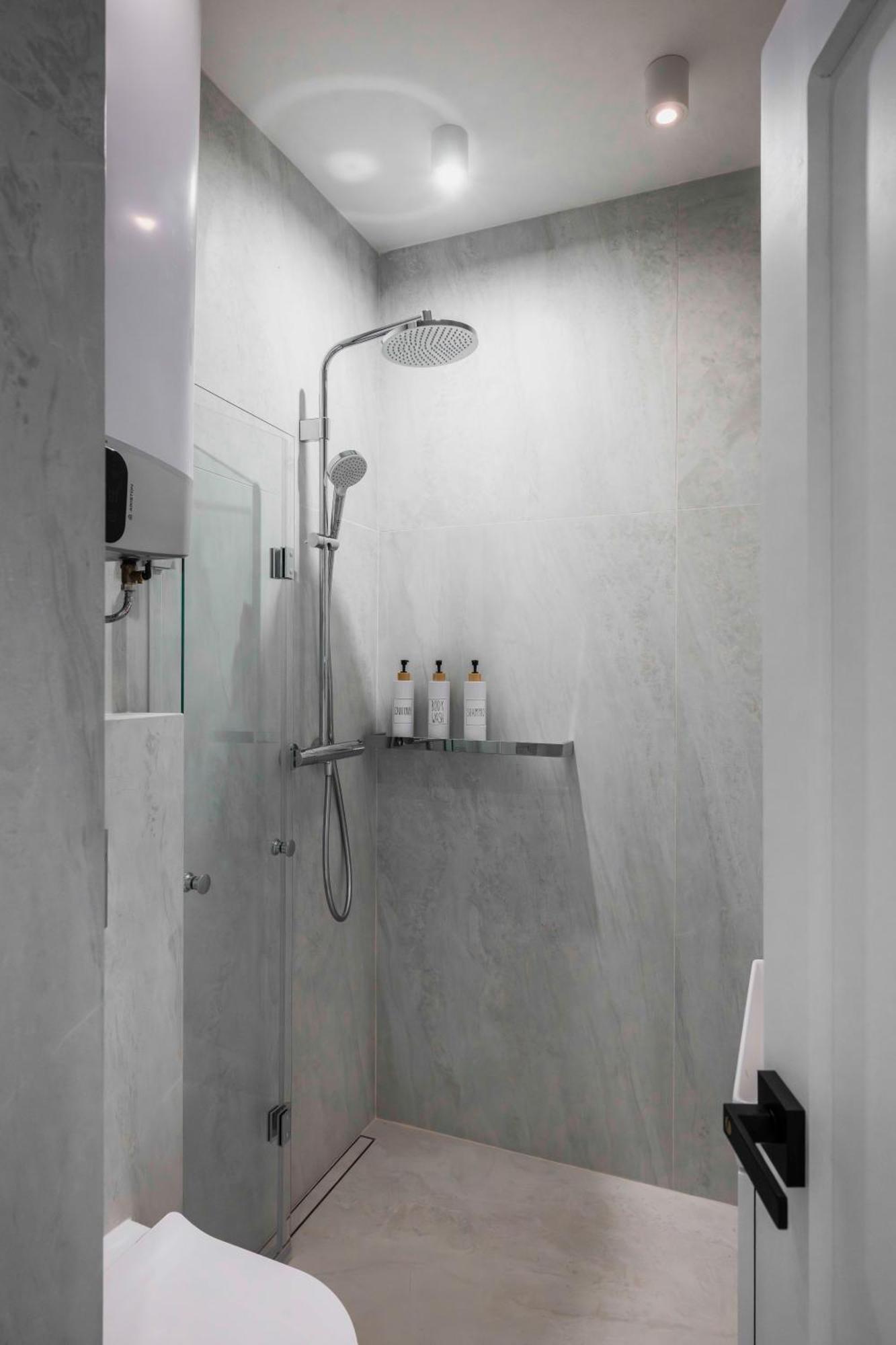 Urban Charm & Comfort - Chic 2Bd In Prime Location By Flat Mаnager 소피아 외부 사진